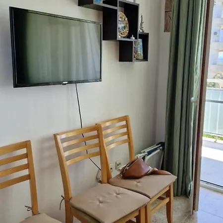 Apartment Aпартамент с две спални, кухня и хол *