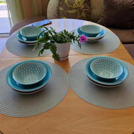 דירה Aпартамент с две спални, кухня и хол *